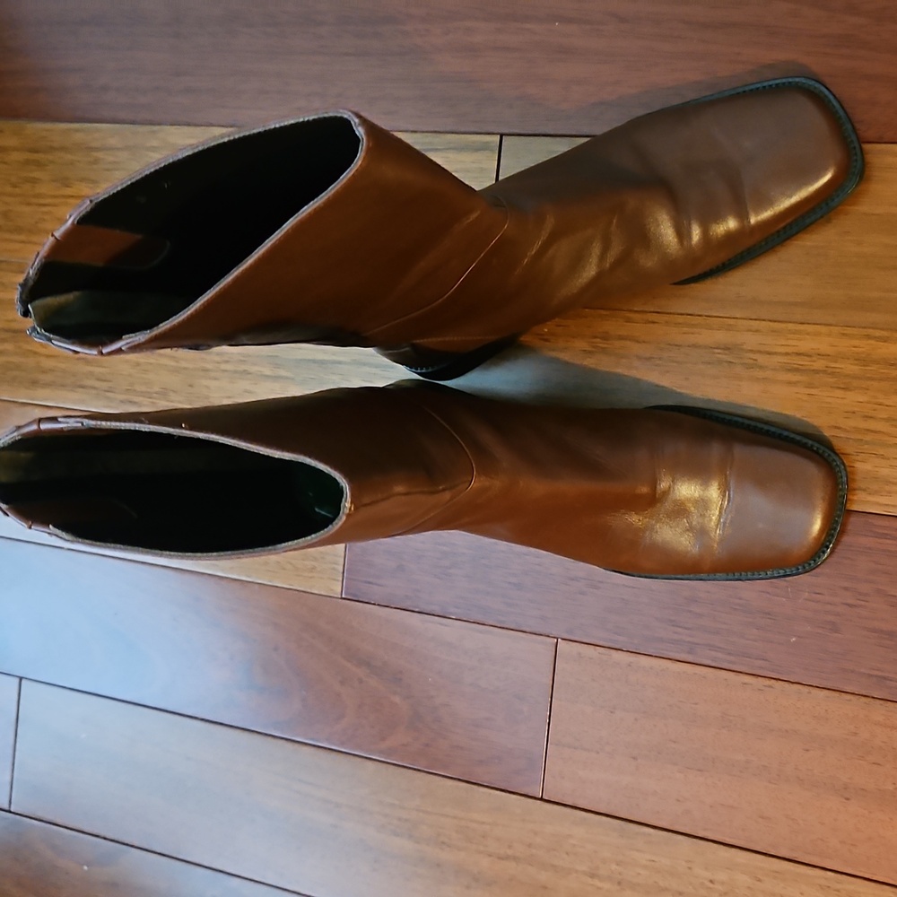 JOAN and DAVID Mid Calf Leather Boots Size 8  Calf Circum. 13"W  H 12"